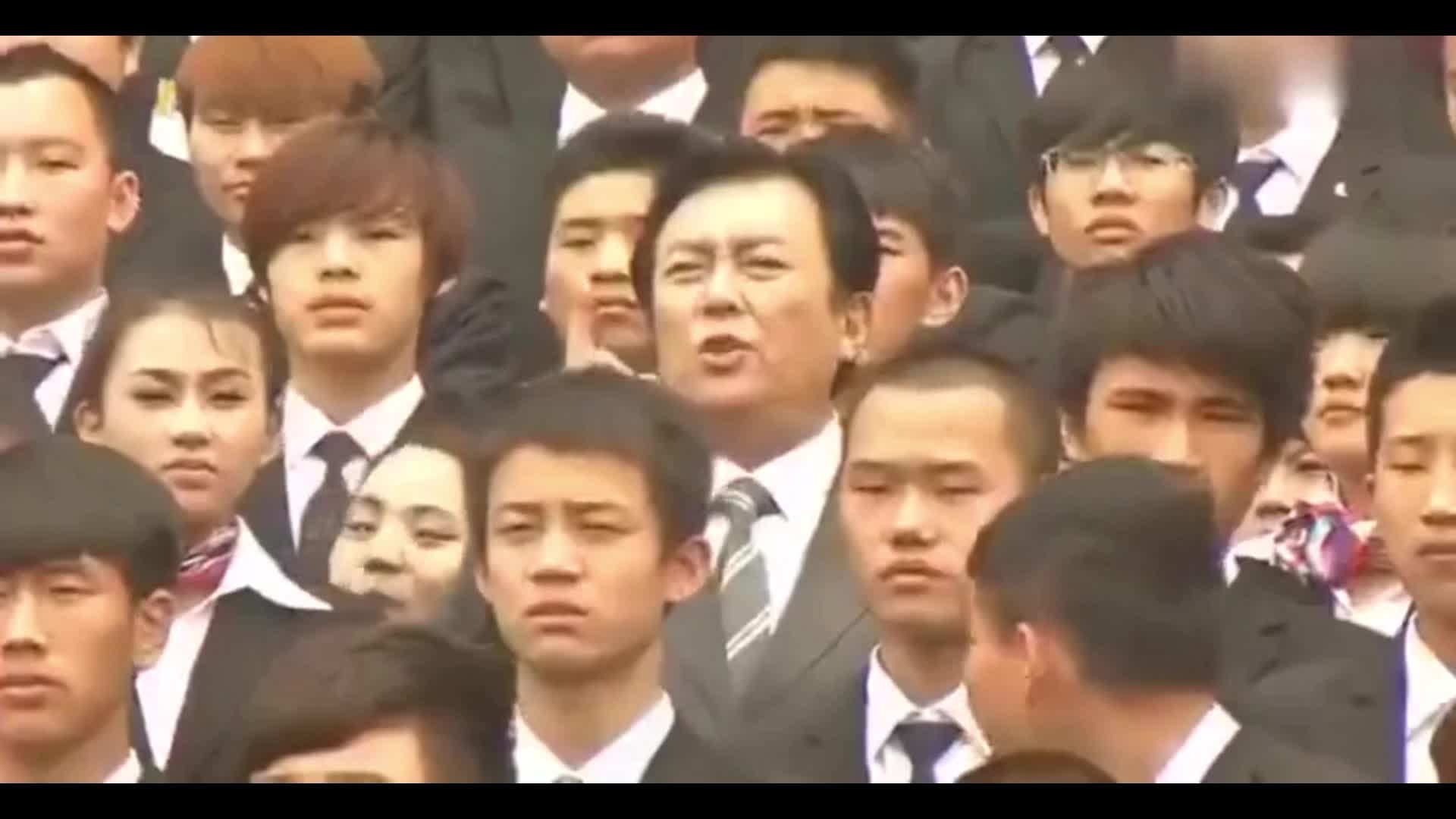 4{(ln)V:{(ln) V~(chung)